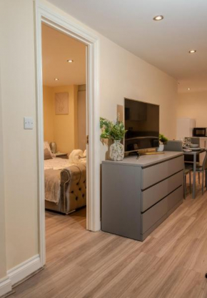 Cosy 1 Bedroom Basement Apartment With Private Patio Area